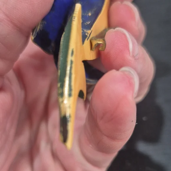 Antique Blue Purple Lilly Hand painted Flower Brooch Lawyer Wooden - Picture 6 of 6